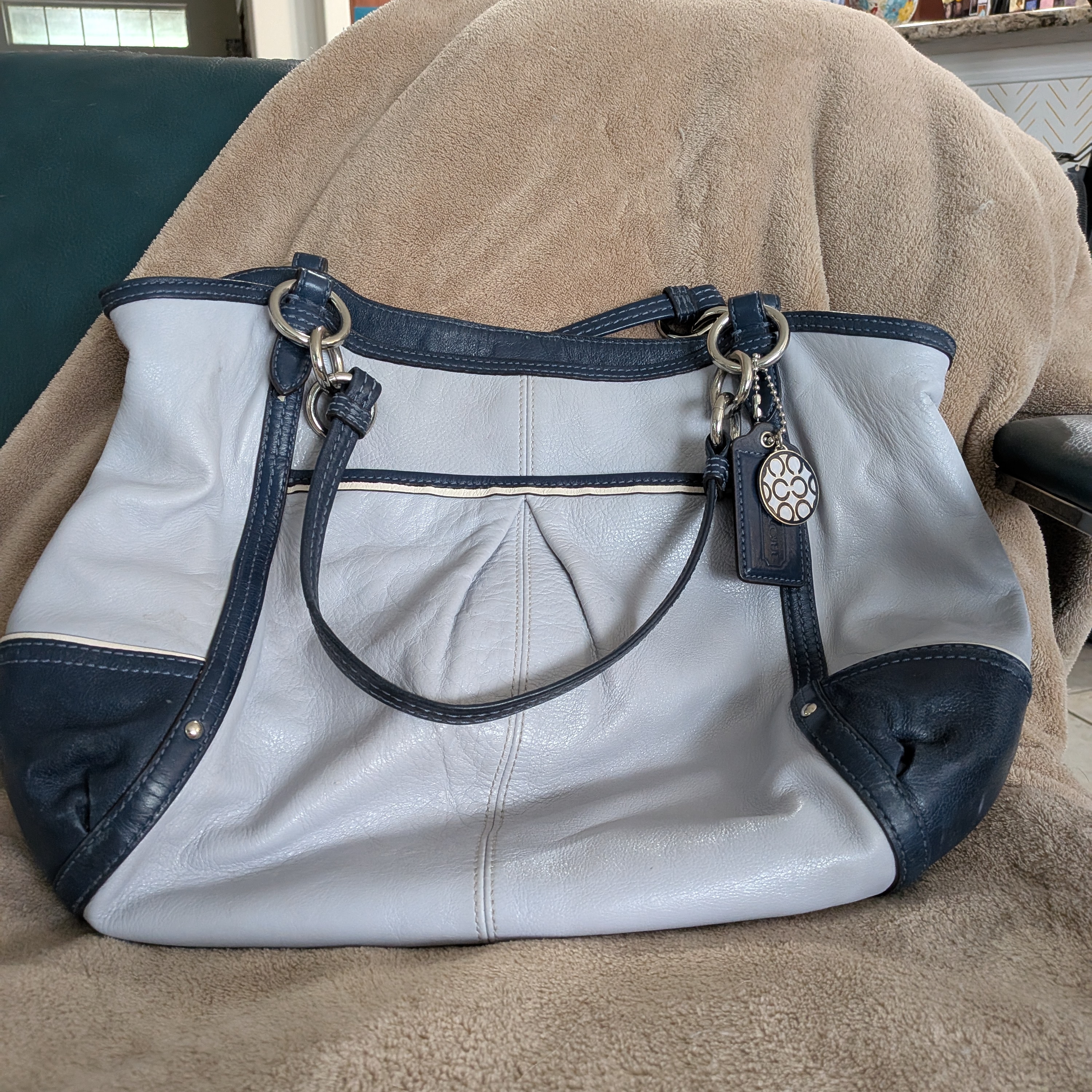 Coach Navy And White Shoulder Bag